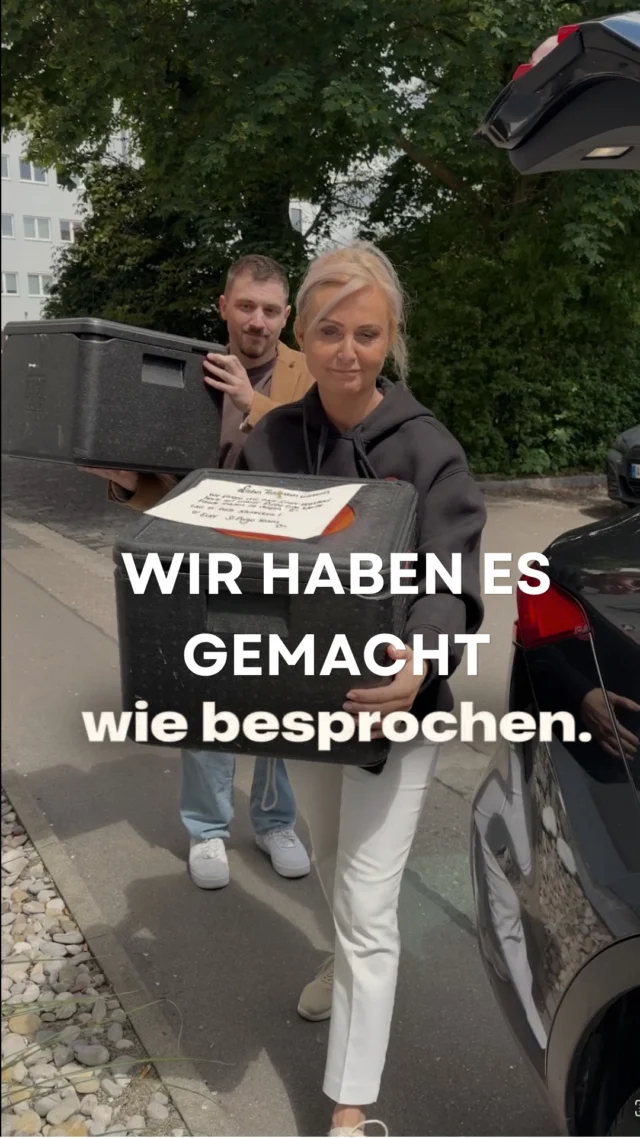 Wo sollen wir als nächstes in Augsburg hin?

🍕❤️Heute haben wir die ersten Spenden gebracht – warme leckere Pizzen – und noch wärmere Herzen.

Das ist erst der Anfang. Mehr folgt. 🧡 

#augsburg #pizza #spenden