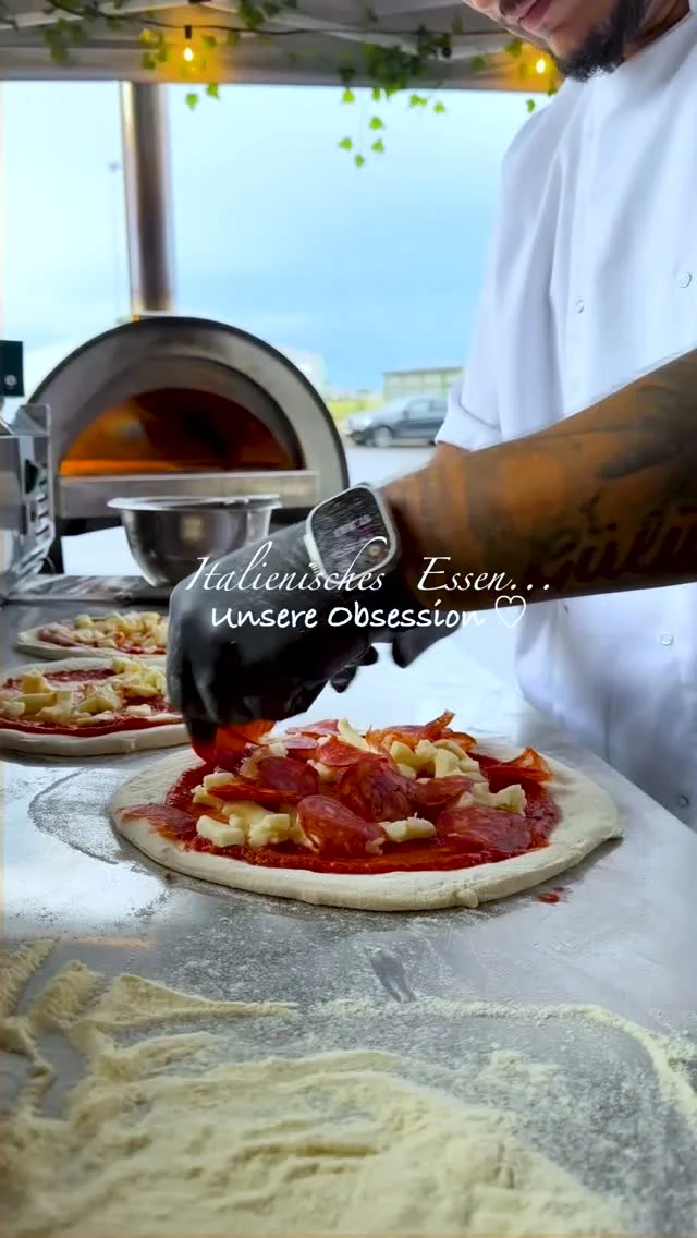 Catering, das schmeckt wie Urlaub in Italien 🇮🇹🍕
Wir sind Siprego Pizzeria in Augsburg & Catering für eure Events. Authentische italienische Küche ist unsere Leidenschaft, keine halben Sachen. 🍝❤️
Ob Firmenevent oder Feier, wir bringen den echten Geschmack zu euch.
#catering #siprego #bayern #firmenfeier #restaurant #italienisch #foodspot