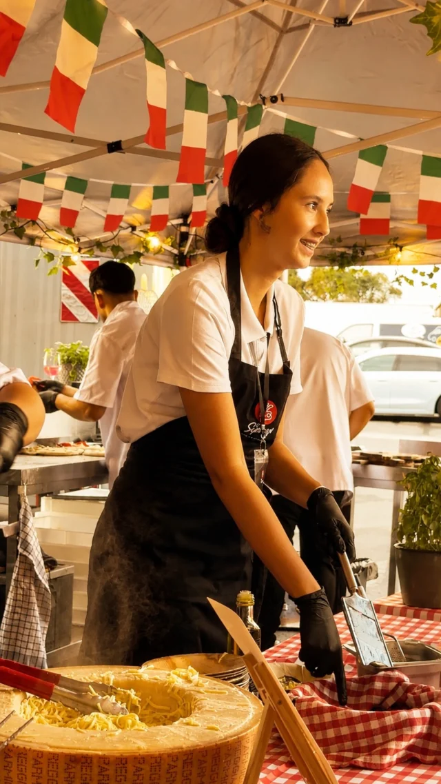 Pizza Napoletana, frische Pasta, Antipasti... alles vor Ort zubereitet, mit Equipment, Deko und Team direkt bei euch. Kein Buffet von der Stange, sondern ein Erlebnis für euer nächstes Firmenevent❤️

Ab 75 € pro Person, für Teamevents ab 50 Personen. Festpreis, Anfahrt inklusive, Angebot in 48h.
Ob Sommerfest, Jubiläum oder Weihnachtsfeier, wir machen euer Event zum Gesprächsthema im Büro.
Jetzt für 2026/2027 anfragen – nur noch wenige Termine frei✨
Buon appetito 🇮🇹

#pizzacatering #firmenevent #catering #teamevent #bayern